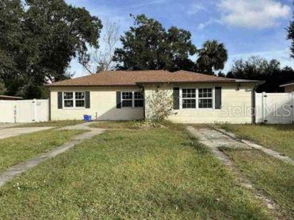 Image 1 of property listing at 2427 PRINCETON AVENUE, Sanford, FL 32771