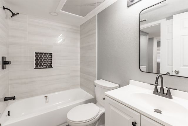 705 Valiant Circle, Garland, TX 75043