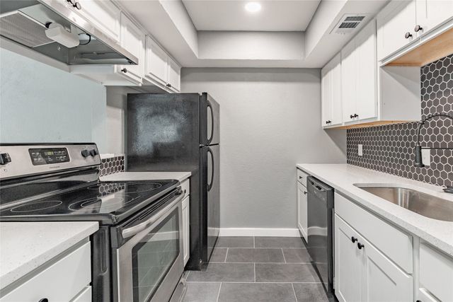 705 Valiant Circle, Garland, TX 75043