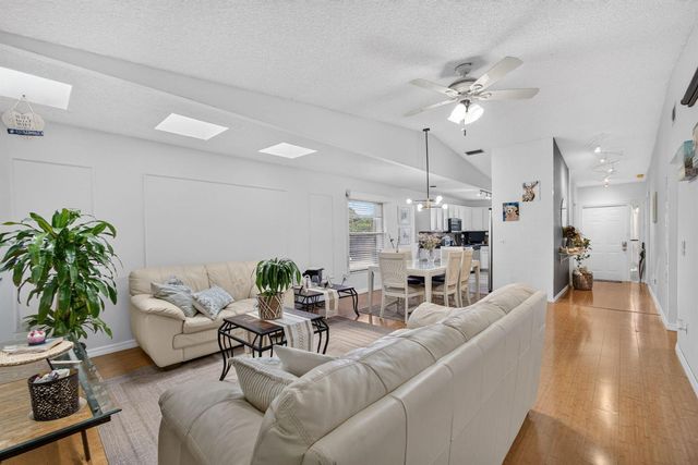 8196 SE Croft Court I-6, Hobe Sound, FL 33455