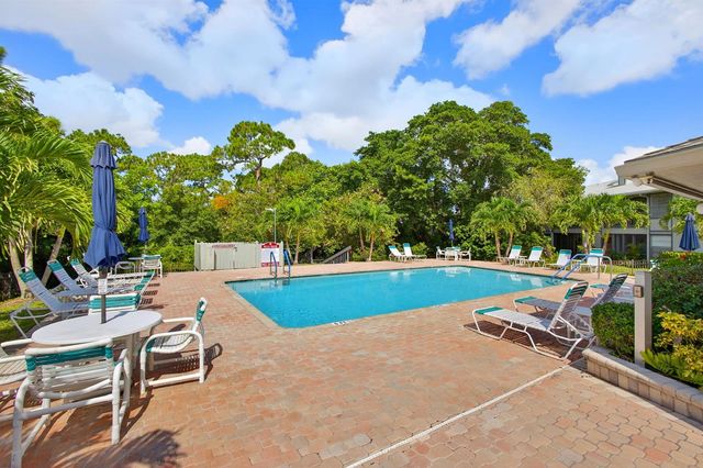 8196 SE Croft Court I-6, Hobe Sound, FL 33455