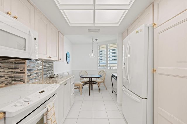 5880 MIDNIGHT PASS ROAD 605, Sarasota, FL 34242