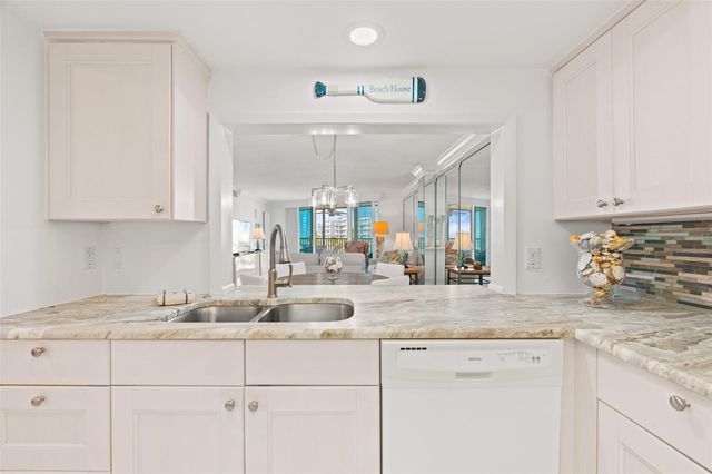 5880 MIDNIGHT PASS ROAD 605, Sarasota, FL 34242