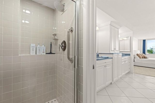 5880 MIDNIGHT PASS ROAD 605, Sarasota, FL 34242