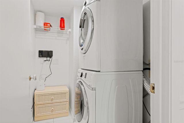 5880 MIDNIGHT PASS ROAD 605, Sarasota, FL 34242