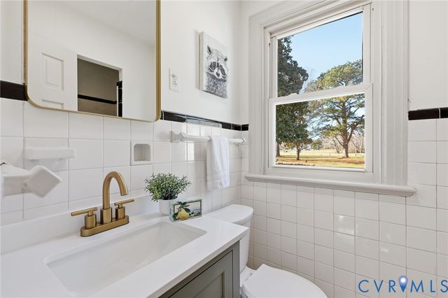 13516 Hines Rd, Disputanta, VA 23842