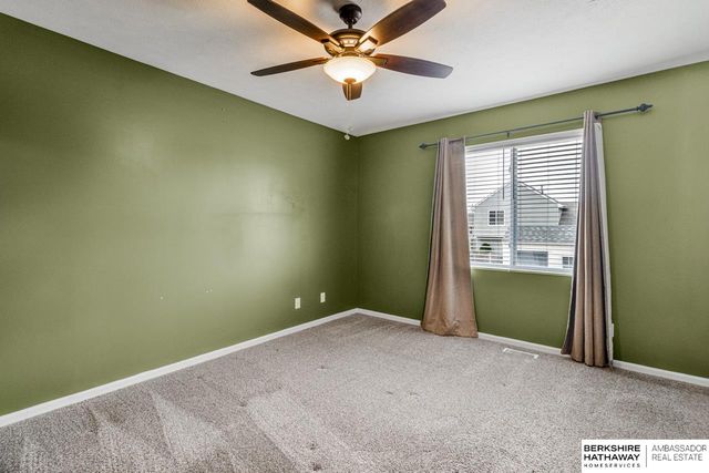 16007 Greenleaf Street, Omaha, NE 68136