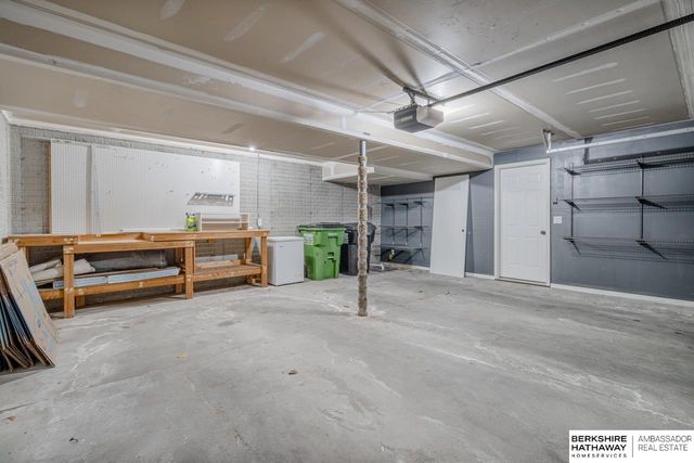 16007 Greenleaf Street, Omaha, NE 68136