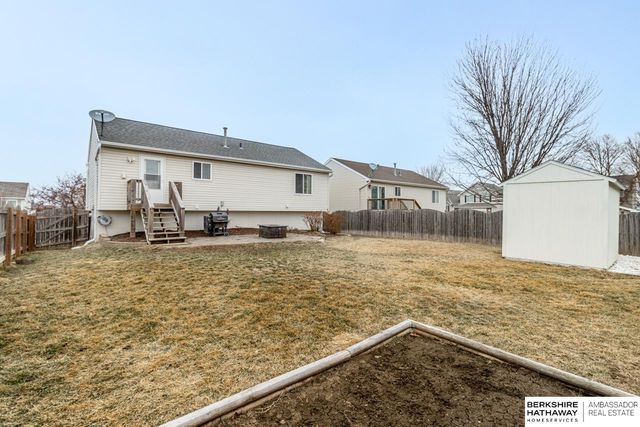 16007 Greenleaf Street, Omaha, NE 68136