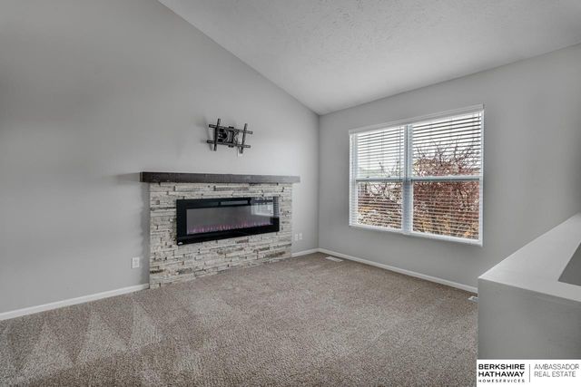 16007 Greenleaf Street, Omaha, NE 68136