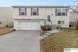 16007 Greenleaf Street, Omaha, NE 68136