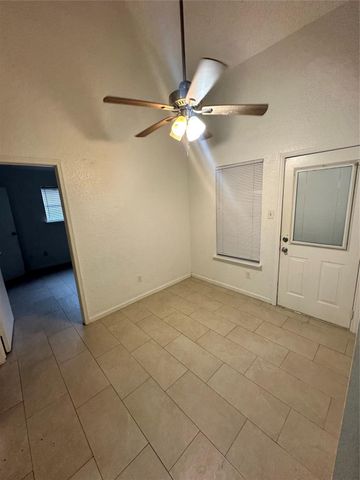2722 8th Avenue N, Texas City, TX 77590