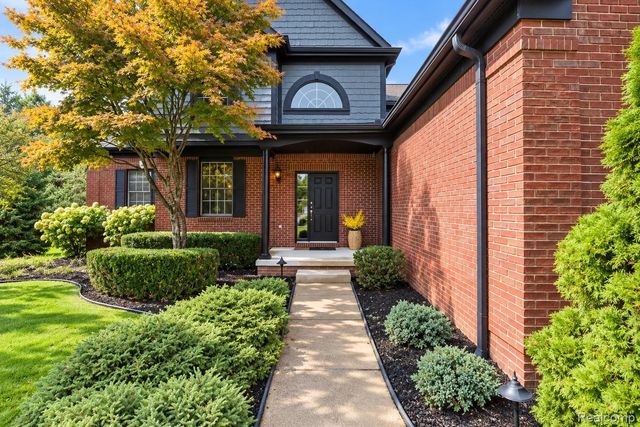 23123 Shinnecock Drive, Lyon Charter Township, MI 48178