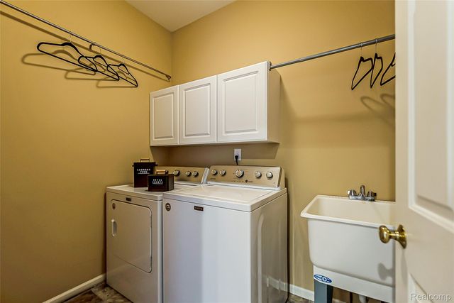 23123 Shinnecock Drive, Lyon Charter Township, MI 48178