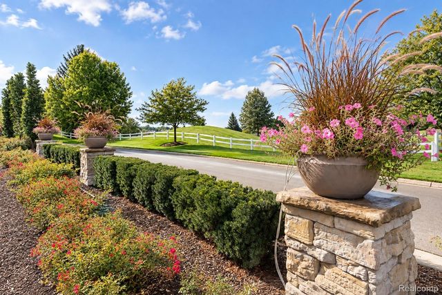 23123 Shinnecock Drive, Lyon Charter Township, MI 48178