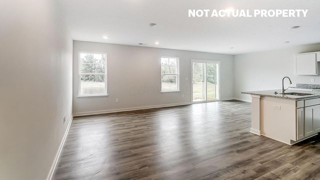 57 Cider Mill Drive, Ashville, OH 43103