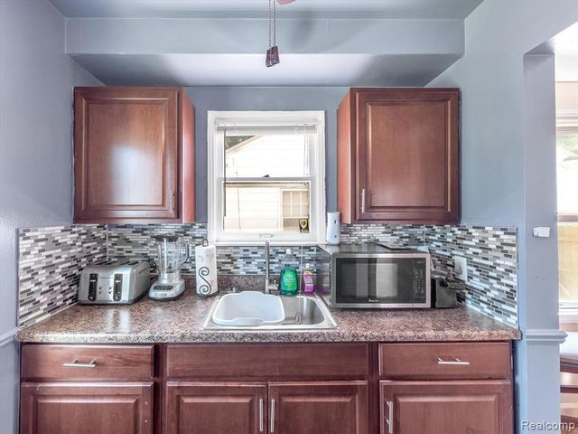 5306 Marseilles Street, Detroit, MI 48224