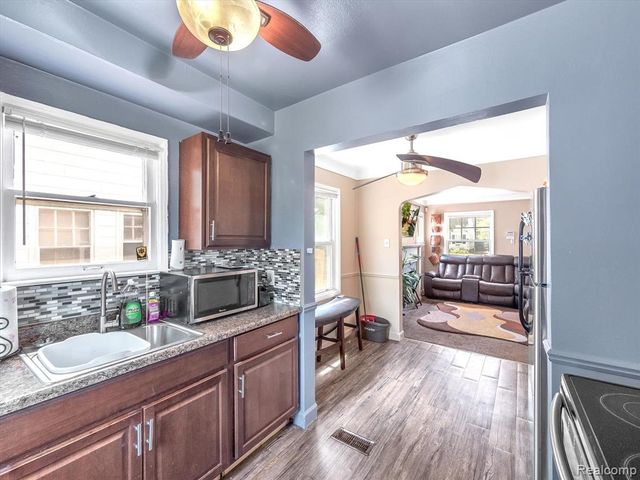 5306 Marseilles Street, Detroit, MI 48224