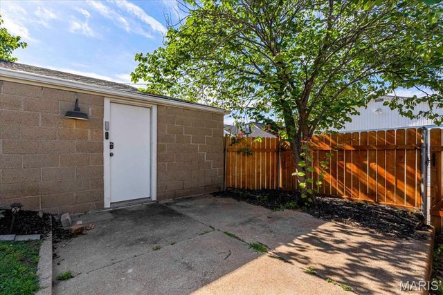 5612 Oleatha Avenue, St Louis, MO 63139