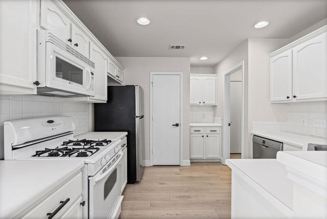 336 Celery Loop LOOP, Austin, TX 78748