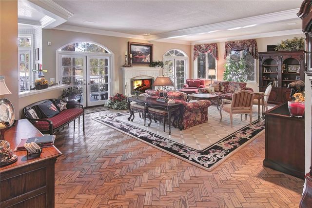 699 Brentwood, Lake Arrowhead, CA 92352