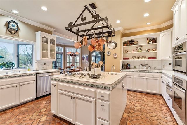 699 Brentwood, Lake Arrowhead, CA 92352