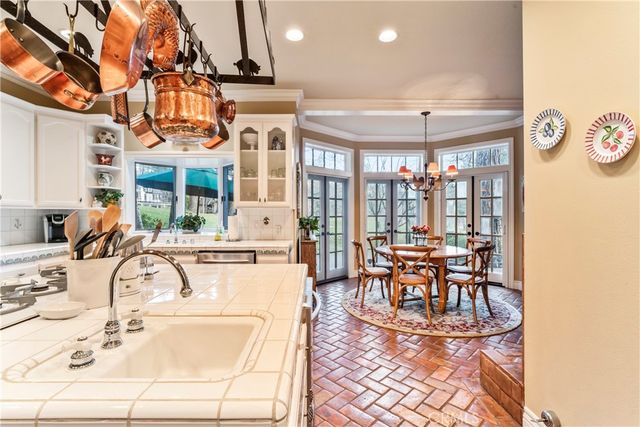 699 Brentwood, Lake Arrowhead, CA 92352