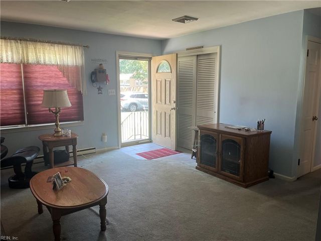 639 Daniel Dr, Newport News, VA 23601