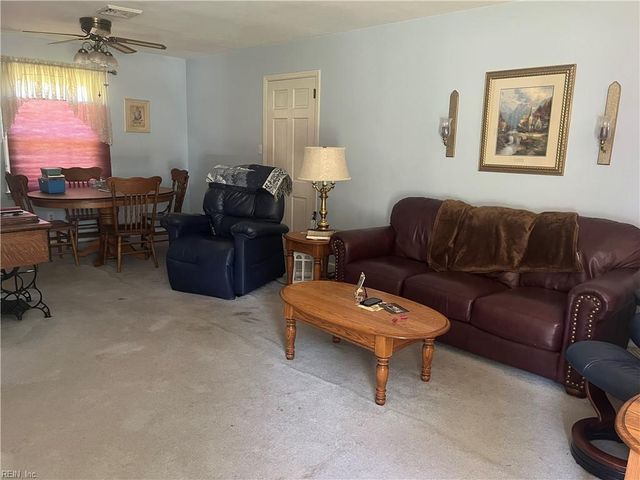 639 Daniel Dr, Newport News, VA 23601