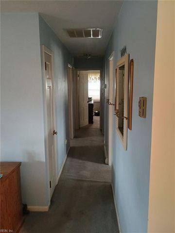 639 Daniel Dr, Newport News, VA 23601