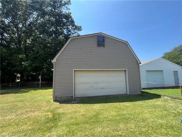 639 Daniel Dr, Newport News, VA 23601