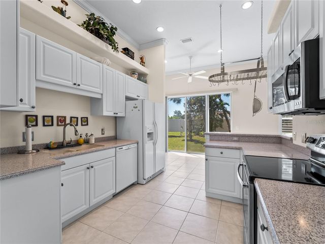 2053 MATTAMY CT, Venice, FL 34292