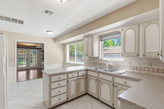 7121 S 75th East Avenue, Tulsa, OK 74133