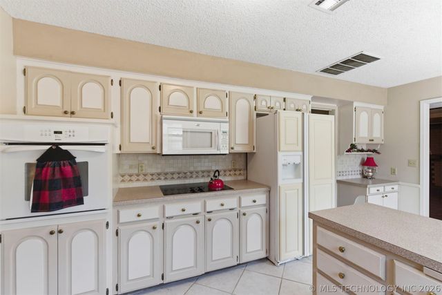 7121 S 75th East Avenue, Tulsa, OK 74133