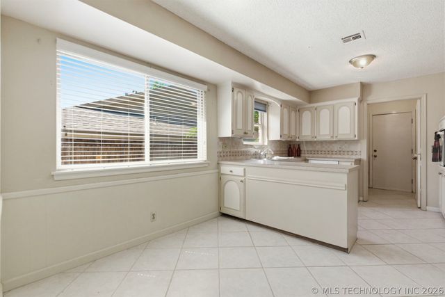 7121 S 75th East Avenue, Tulsa, OK 74133