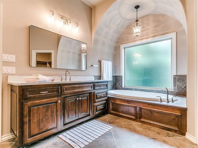 1109 Salvo Bridge Court, Edmond, OK 73034