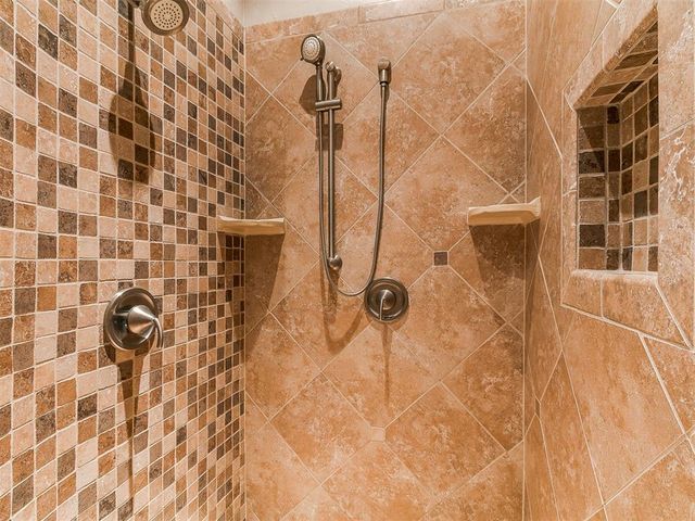 1109 Salvo Bridge Court, Edmond, OK 73034