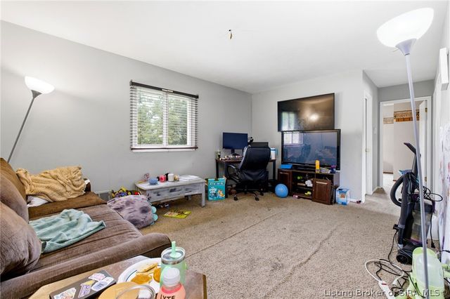 702 Cherokee Drive, New Albany, IN 47150