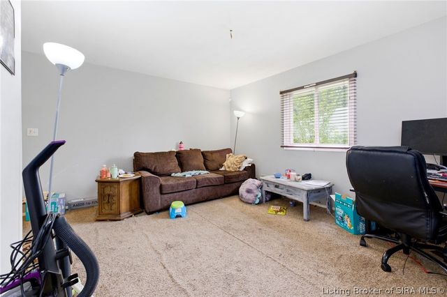 702 Cherokee Drive, New Albany, IN 47150