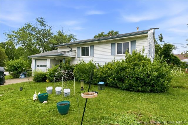 702 Cherokee Drive, New Albany, IN 47150