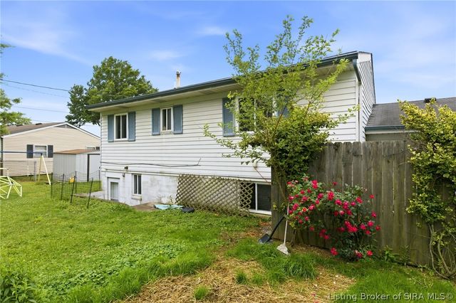 702 Cherokee Drive, New Albany, IN 47150