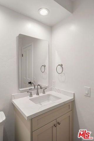 2952 Bottlebrush Drive, Los Angeles, CA 90077