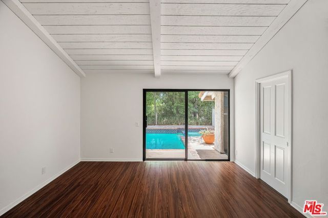 2952 Bottlebrush Drive, Los Angeles, CA 90077