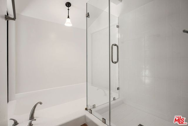 2952 Bottlebrush Drive, Los Angeles, CA 90077