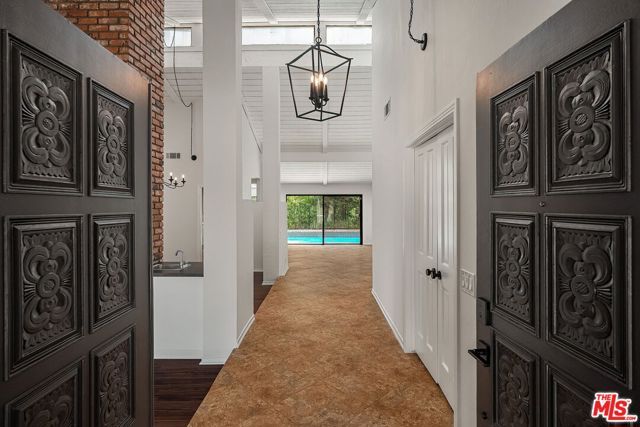 2952 Bottlebrush Drive, Los Angeles, CA 90077