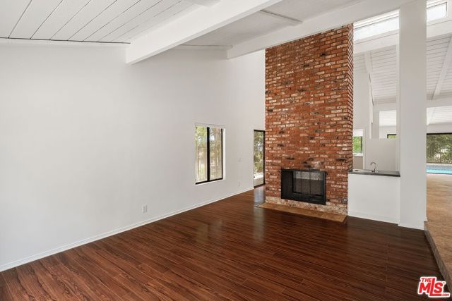 2952 Bottlebrush Drive, Los Angeles, CA 90077
