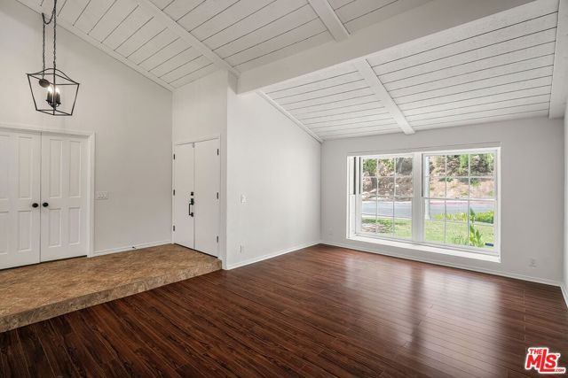 2952 Bottlebrush Drive, Los Angeles, CA 90077