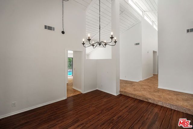 2952 Bottlebrush Drive, Los Angeles, CA 90077