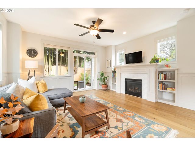 3820 Ne Roselawn St, Portland, OR 97211