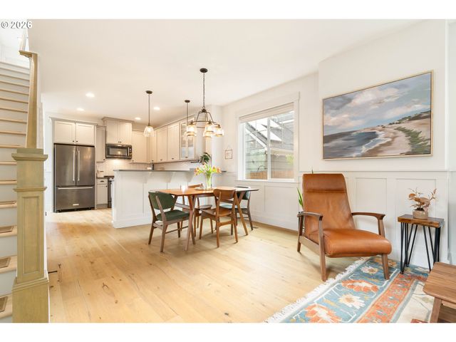 3820 Ne Roselawn St, Portland, OR 97211